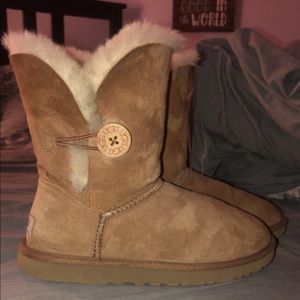 UGG Bailey Button
